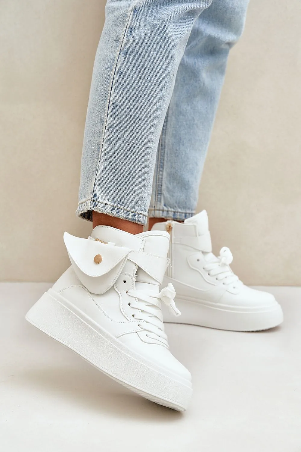 Modern style sneakers with detachable pouch