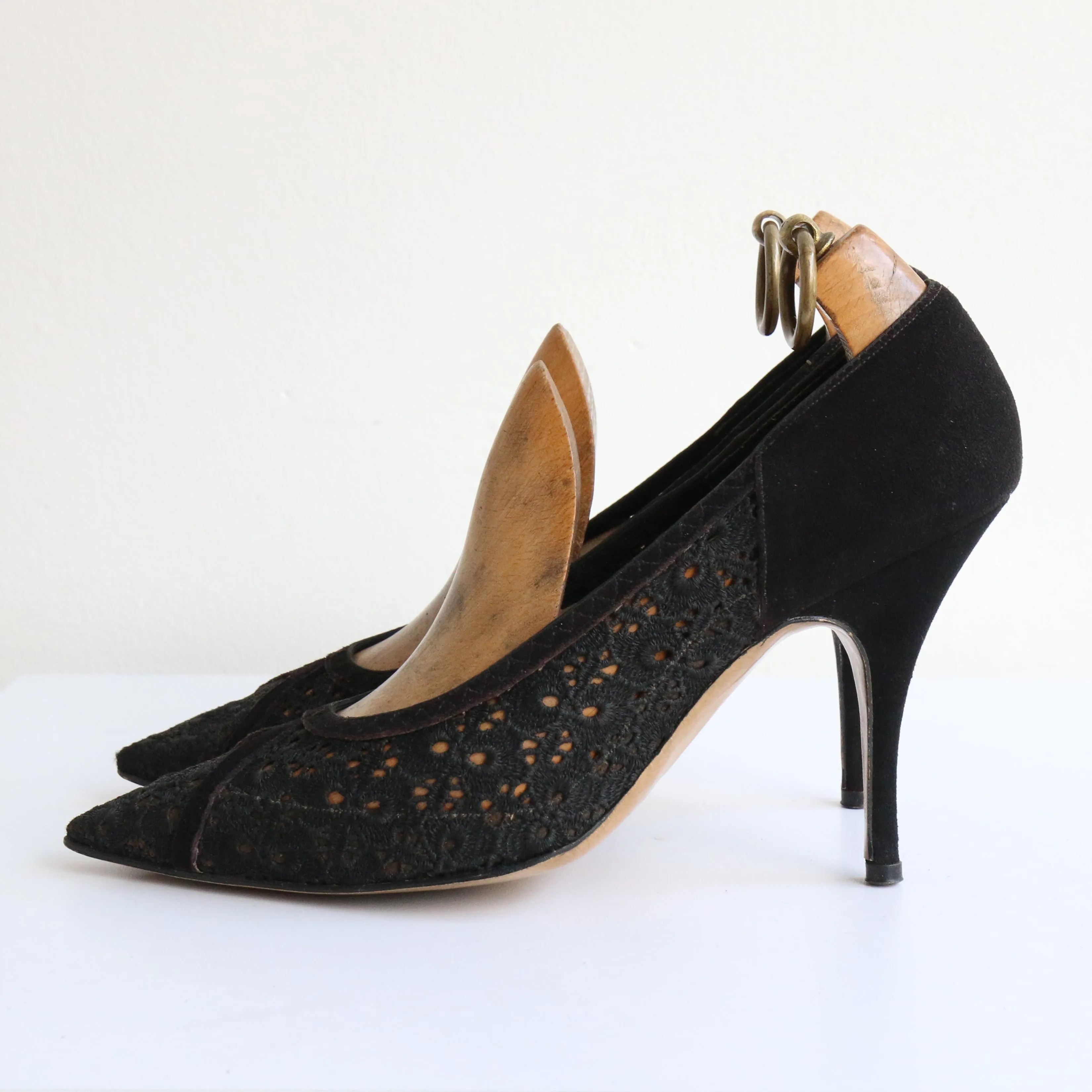 "Broderie Anglaise" Vintage 1950's Black Stiletto Shoes UK 4 US 6 EU 37